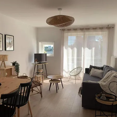 Appartement 40M2 Vue Sur Mer Acces Direct Plage Et Parking Prive Dinard Exterior photo